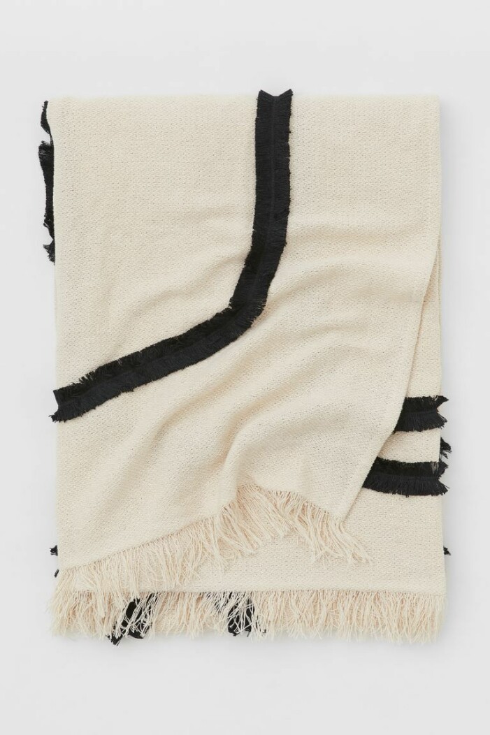 H&M Home höstkollektion, pläd med fransar