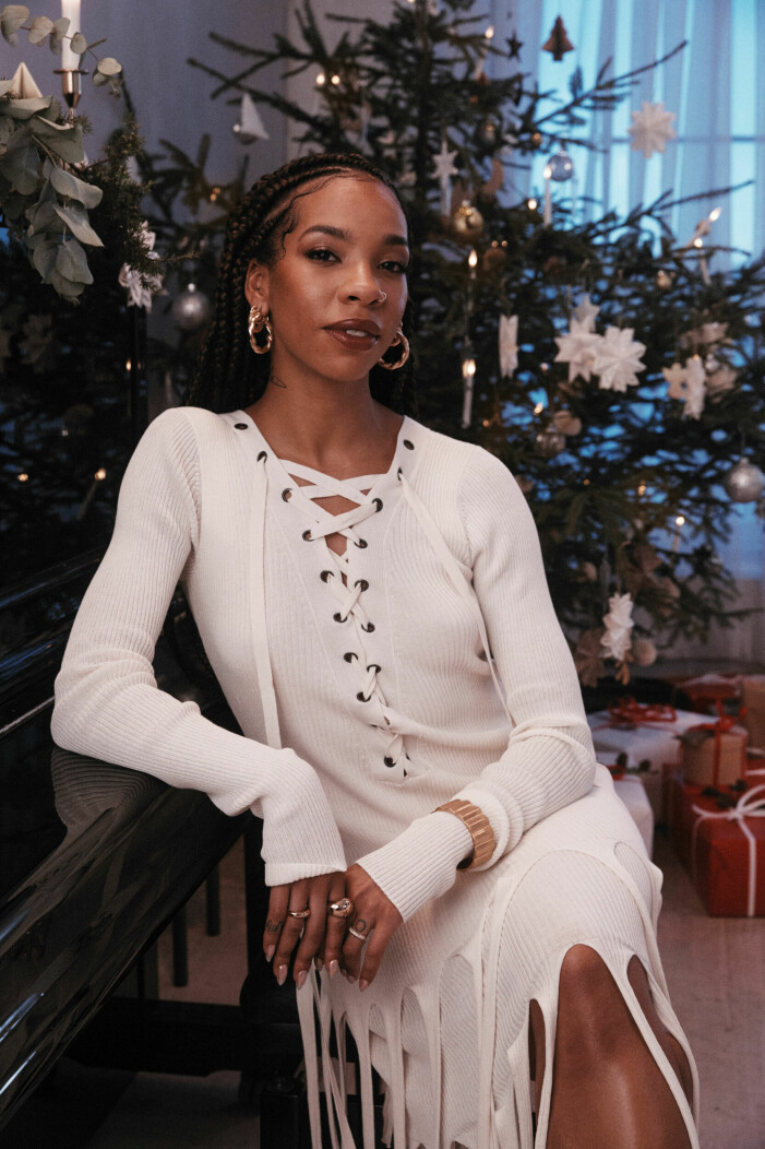 H&M Homes julnyheter och maffiga julbox kompletteras med en jullåt signerad Janice Kavander. Foto: H&M Home. H&M Home släpper jullåt med Janice