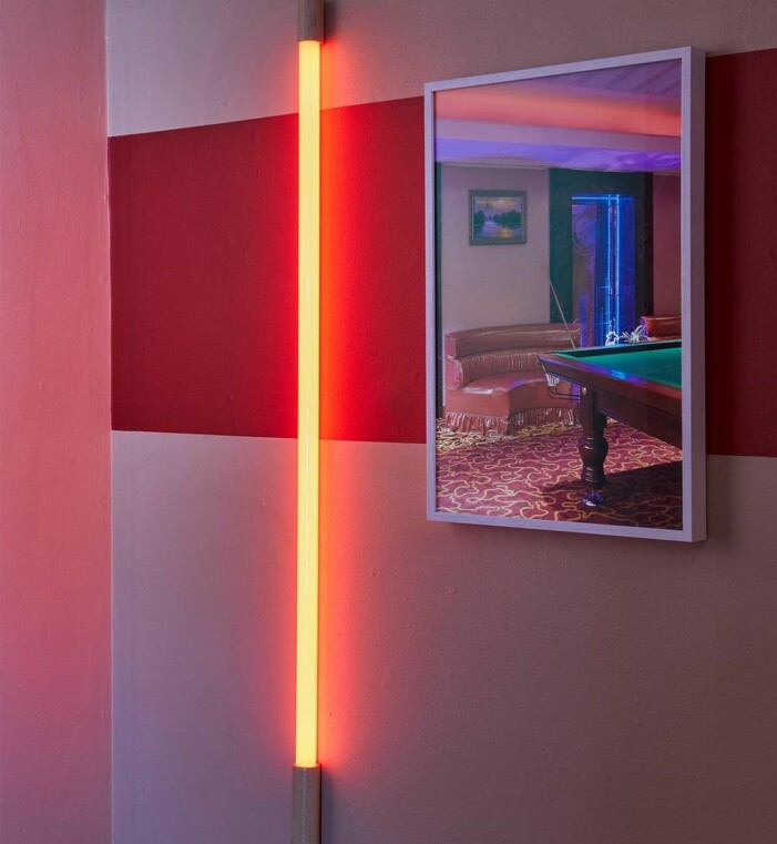 Den nostalgiska 80-talsvibben är total i höst med färgsprakande neon, allra helst i form av LED-belysning. Foto: Seletti. Höstens inredningstrender 2021, neon