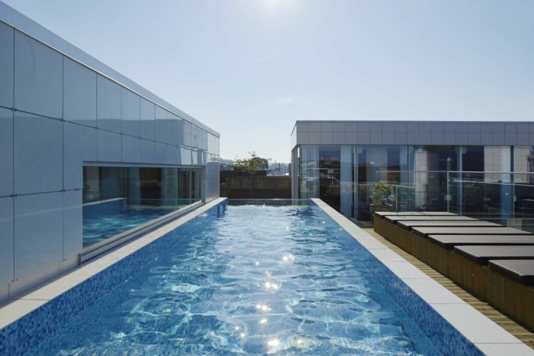 Swimmingpool på PM & vänners tak i Växjö. Foto: Åke Lindman