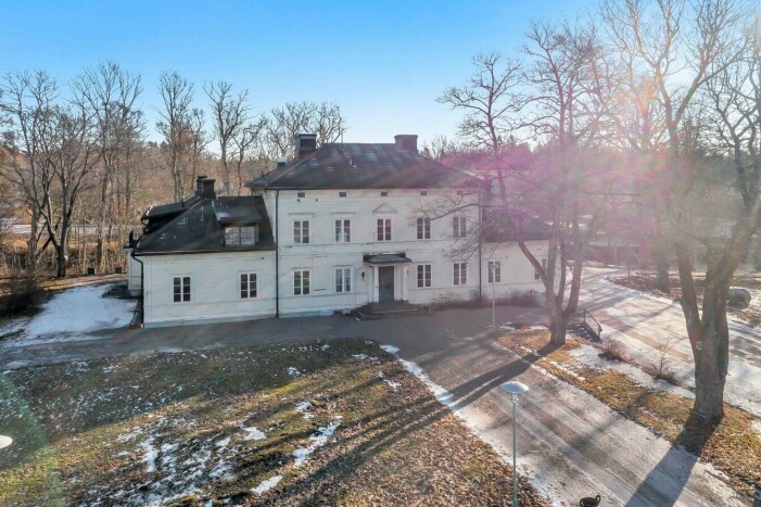 Ett gammalt brukshotell från 1900-talet i Söderfors, Uppsala län. Brukshotell i Tierp