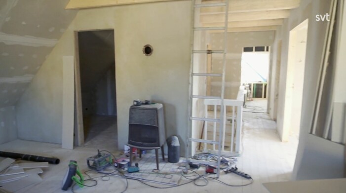 Pernillas hus i Östra Vemmerlöv på Österlen börjar ta form – men inte helt smärtfritt. Husdrömmar avsnitt sex säsong åtta, renovering hos Pernilla på Österlen