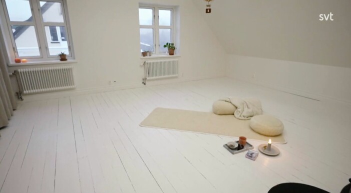 Rum för avkoppling är A & O hos Pernilla som vi följer i avsnitt sex i sjätte säsongen av Husdrömmar. Här ser vi yogasalen. Husdrömmar avsnitt sex säsong åtta, yogasal hemma hos Pernilla