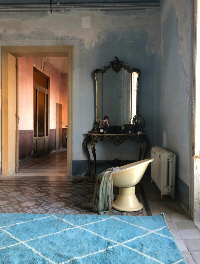 Säsong två av <span class=" italic" data-lab-italic_desktop="italic">Husdrömmar Sicilien</span> följer den fortsatta förvandlingen av Palazzo Cirillo. Husdrömmar Sicilien säsong två fortsätter följa familjen Olsson Nylanders renovering