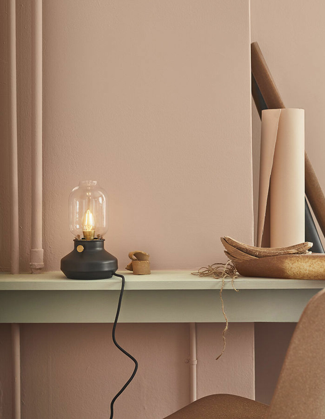 Ikeas höstnyheter – lampa i svart och glas