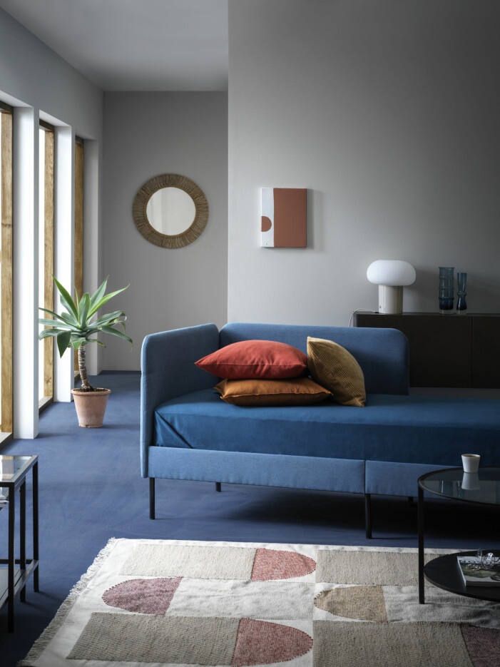 Addera en rejäl färgklick! Sängstommen<span class=" italic" data-lab-italic_desktop="italic"> Blåkullen</span> går i en härlig blå kulör som piggar upp hela hemmet. Sängstomme Blåkullen, Ikea höstnyheter 2021