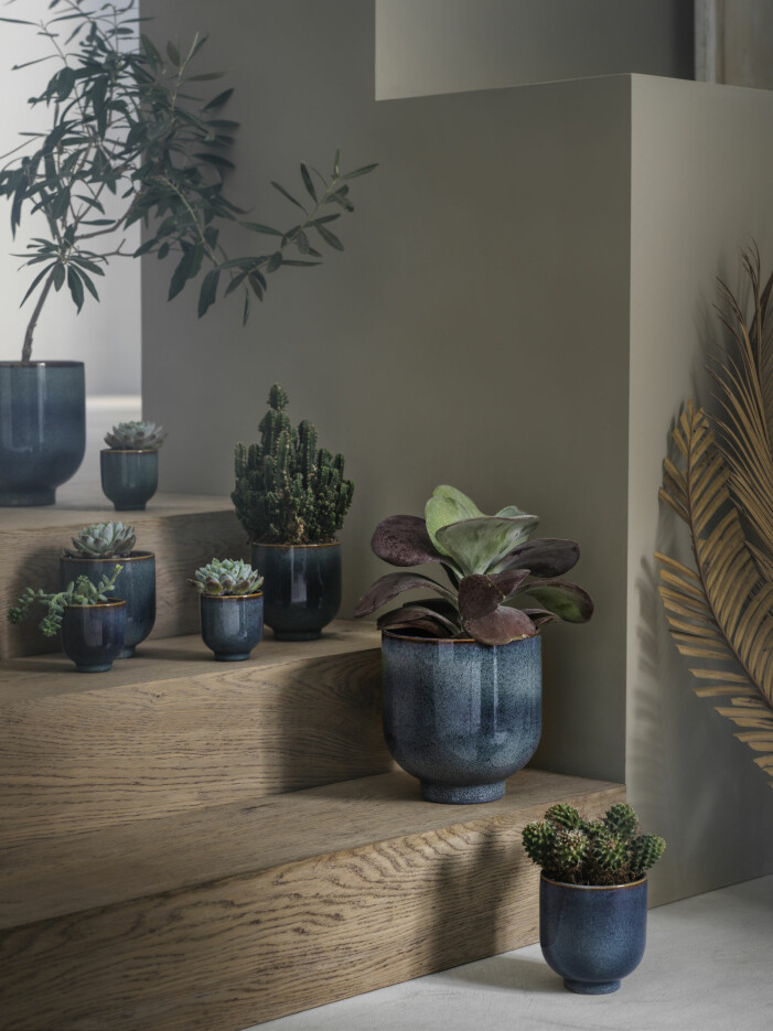 Låt säsongens grönska förgyllas lite extra med <span class=" italic" data-lab-italic_desktop="italic">Drömsk</span>-serien, bestående av krukor i tre olika storlekar. Kruka Drömsk, Ikea höstnyheter 2021