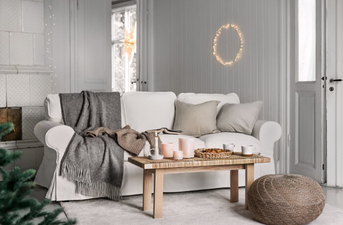 Nu kan du sälja (och fynda!) second hand-möbler på Ikeas varuhus. Foto: Ikea Soffan Ektorp och soffbordet Stockholm från Ikea