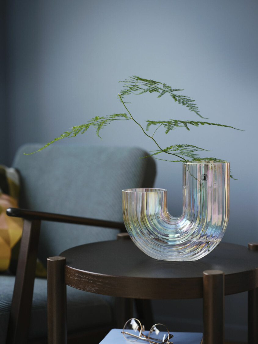 Skapa stilfulla statements med vasen <span class=" italic" data-lab-italic_desktop="italic">Räffelbjörk</span>, signerad Lisa Hilland. Vinter och vårnyheter hos Ikea 2023, vas Räffelbjörk