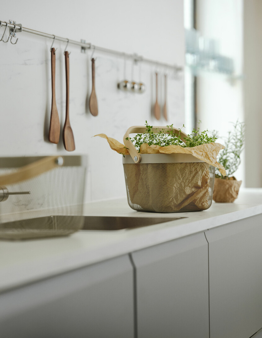 2023 samlar vi garanterat alla små kökspinaler och ingredienser i korgen<span class=" italic" data-lab-italic_desktop="italic"> Risatorp</span>. Vinter och vårnyheter hos Ikea 2023, Risatorp korg