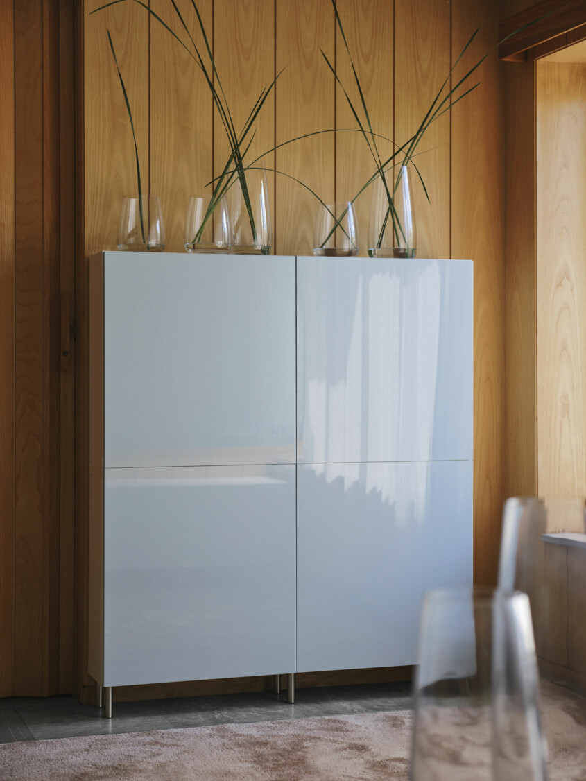 <span class=" italic" data-lab-italic_desktop="italic">Selsviken</span> adderar en behaglig, blågrå kontrast till din förvaringslösning. Vinter och vårnyheter hos Ikea 2023, Selsviken