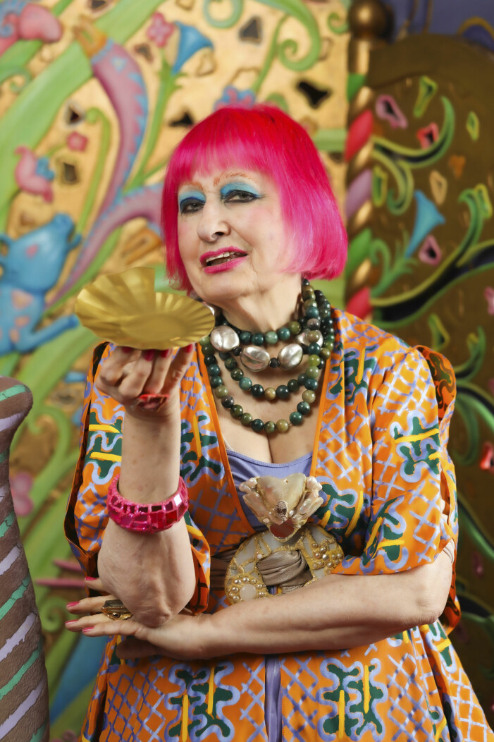 Zandra Rhodes, högaktuell med kollektionen <span class=" italic" data-lab-italic_desktop="italic">Karismatisk</span> tillsammans med Ikea. Zandra Rhodes samarbetar med Ikea