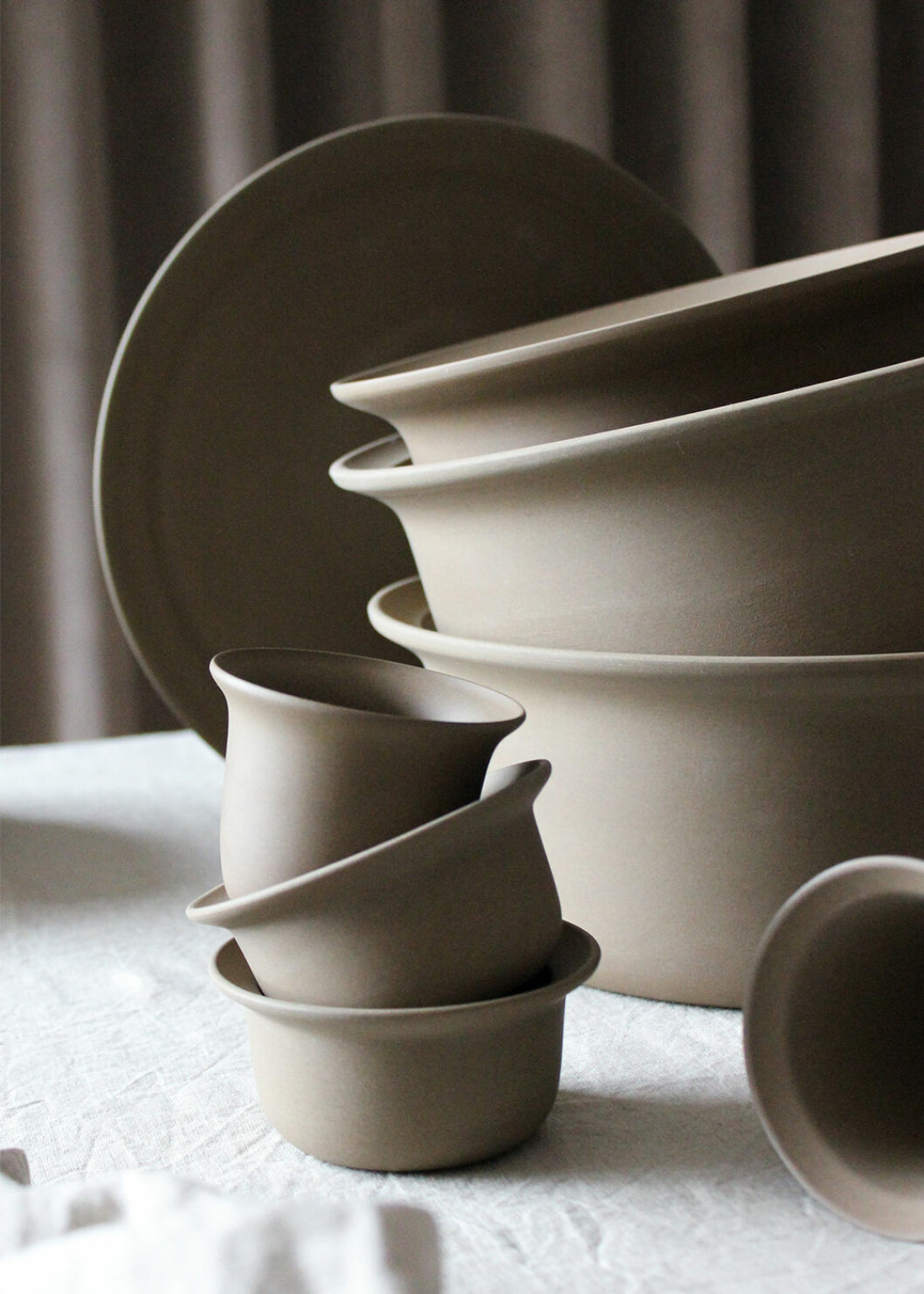 Grethe Meyers klassiska serie <em>Ildpot</em> från 70-talet släpps igen av FDB Möbler. ildpot designad av grethe meyer för fdb möbler