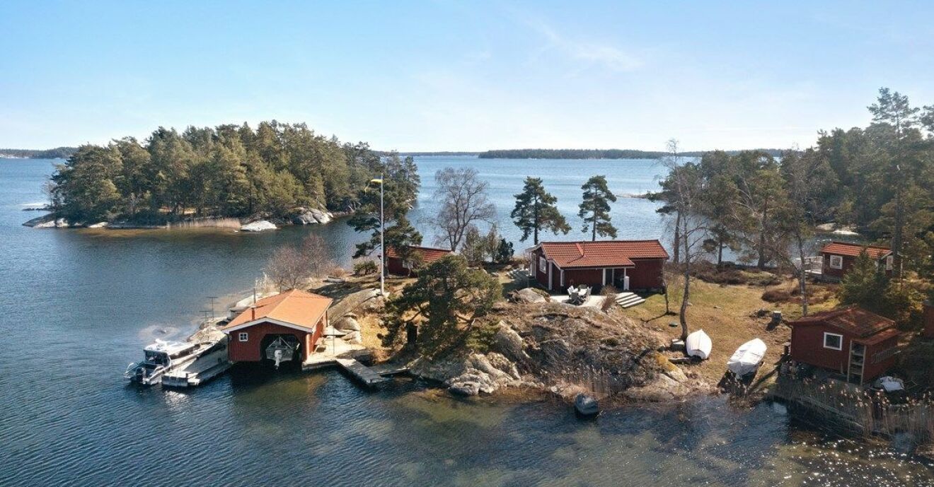 Fritidshus på egen udde till salu gällnöby båthus med mera