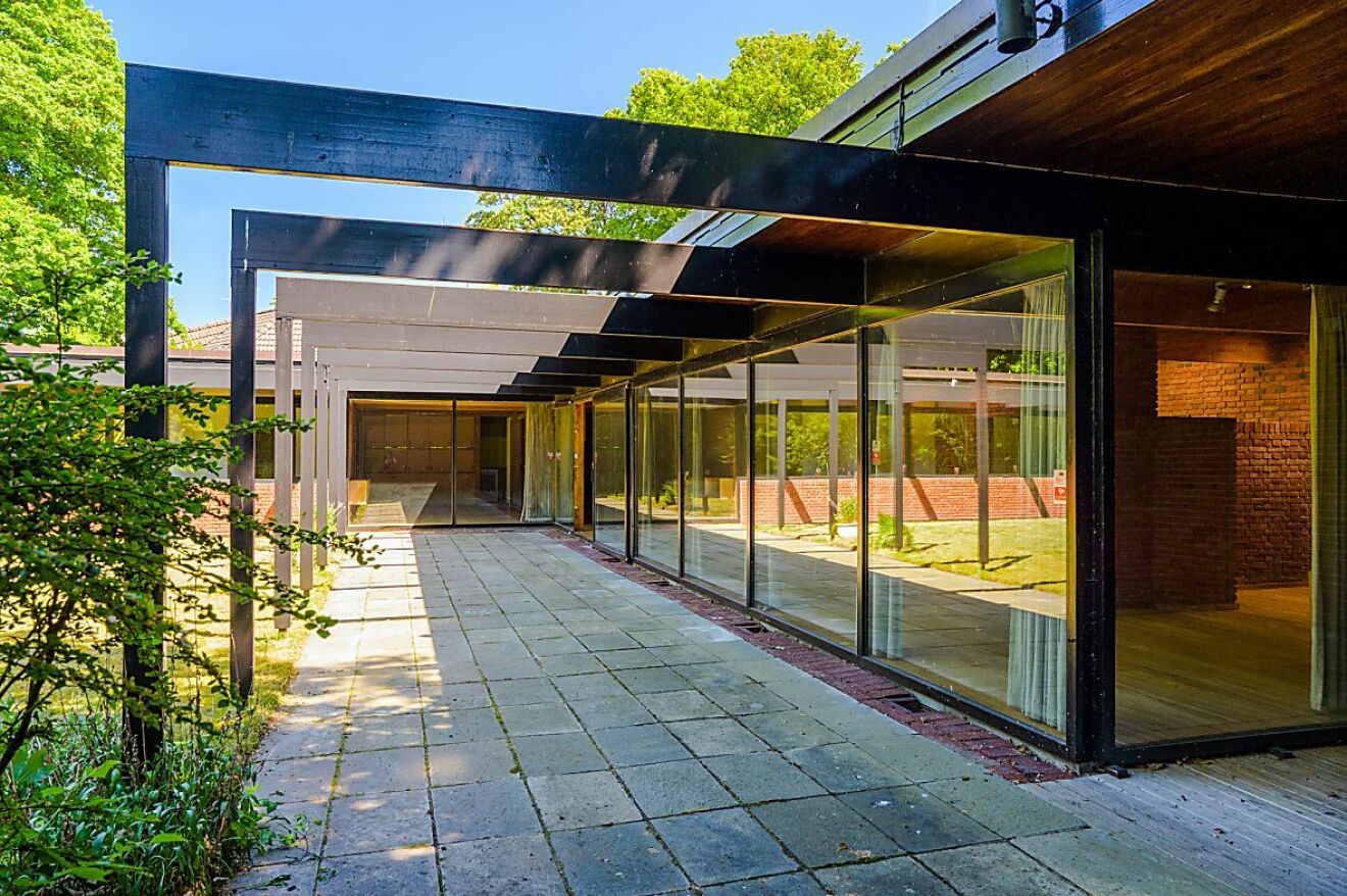 60-talsvillan i Bellevue i Limhamn otroliga detaljer glasvägg
