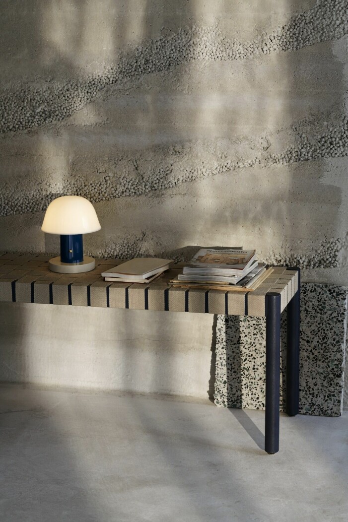 Energin flödar som bäst i hallen om detaljer, oberoende storlek, är hela och i gott skick. Foto: &tradition. Så inreder du med feng shui i hallen, söndriga objekt