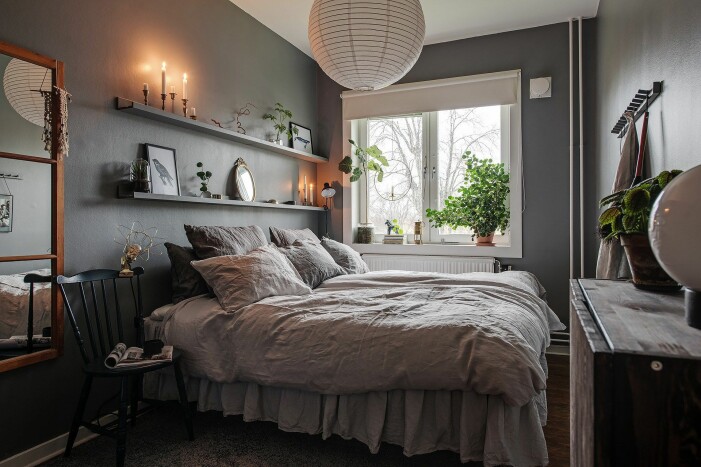Fundera kring vilka faktorer som är avgörande för dig när det kommer till just sängen. Foto: Fredrik J Karlsson för <a target="_blank" href="https://www.instagram.com/alvhem/">Alvhem</a>. Mäklare: Ann Stenmark. Vanliga misstag när du inreder med sängen