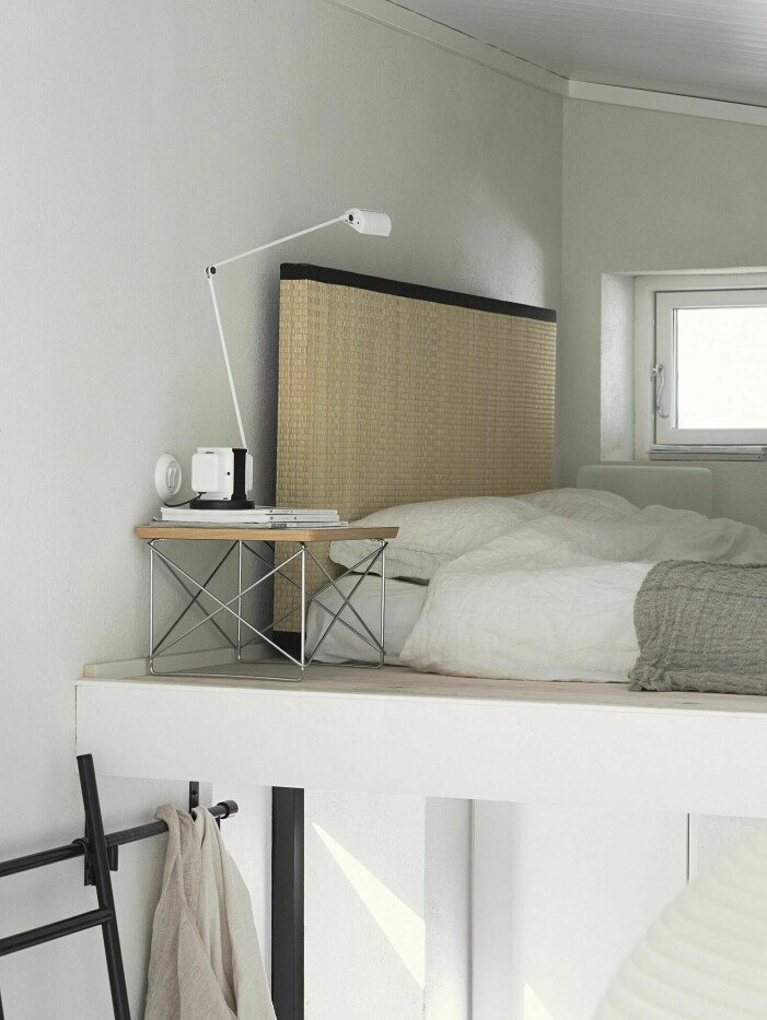 Vitt är ständigt aktuellt i inredningsbilden, inte minst tack vare sitt tidlösa uttryck. Foto: Ragnar Ómarsson Styling: Pella Hedeby Syns i: <a target="_blank" href="https://www.residencemagazine.se/hemma-hos/kika-in-i-pella-hedebys-minimalistiska-attefallshus/7558499">Kika in i Pella Hedebys minimalistiska attefallshus</a>. Inred med vitt, hemmakontor