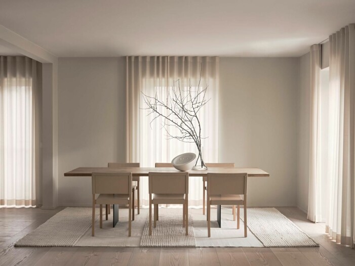 Nya mattan <span class=" italic" data-lab-italic_desktop="italic">Striped</span> från Layered finns i ull eller jute. Layereds nya mattor