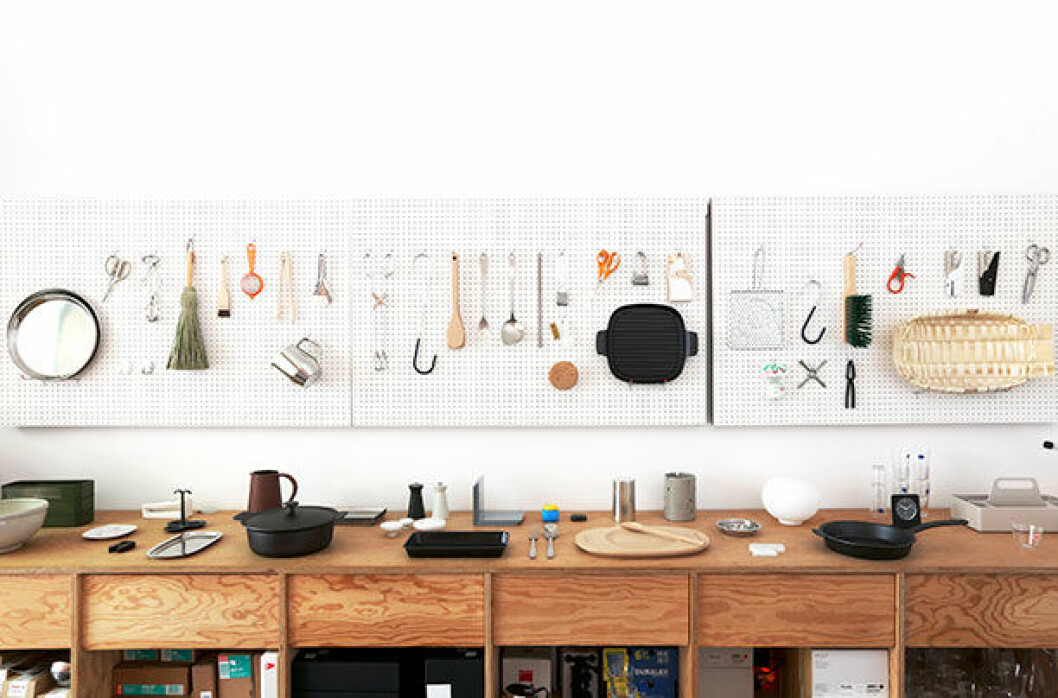 På Kingsland road ligger designern Jasper Morrisons studio och intill den, hans lilla butik där han säljer både egna produkter och andra handplockade saker. Varje år i september ordnar han även en liten temautställning i butiken. Jasper Morrison-Shop