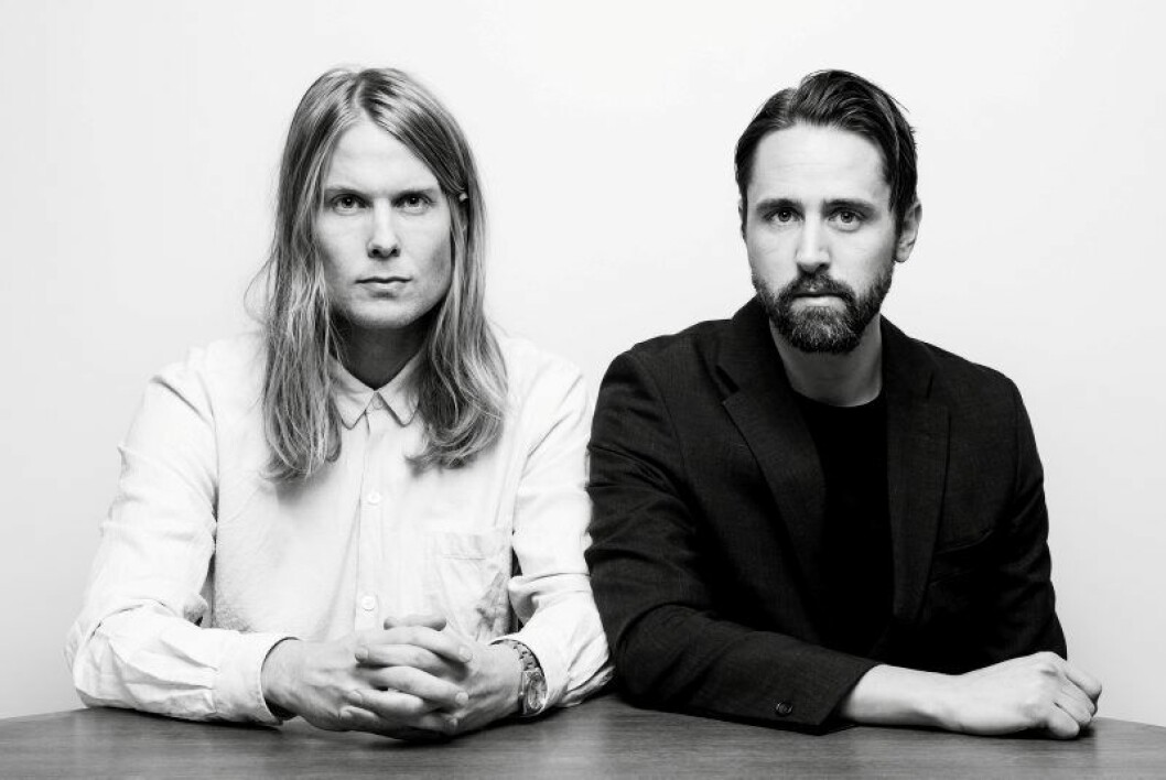 Jönköpingsvännerna Johan Arrhov och Henrik Frick representerar i högre grad än de flesta den »nysaklighet« som präglar dagens arkitektur. Förutom villor ritar duon butiksinredningar och stora stadsplaneringsförslag, och i så gott som samtliga dominerar det rena och enkla. Trendspaning »Intresset för konstruktion och struktur är stort.« johan arrhov henrik frick
