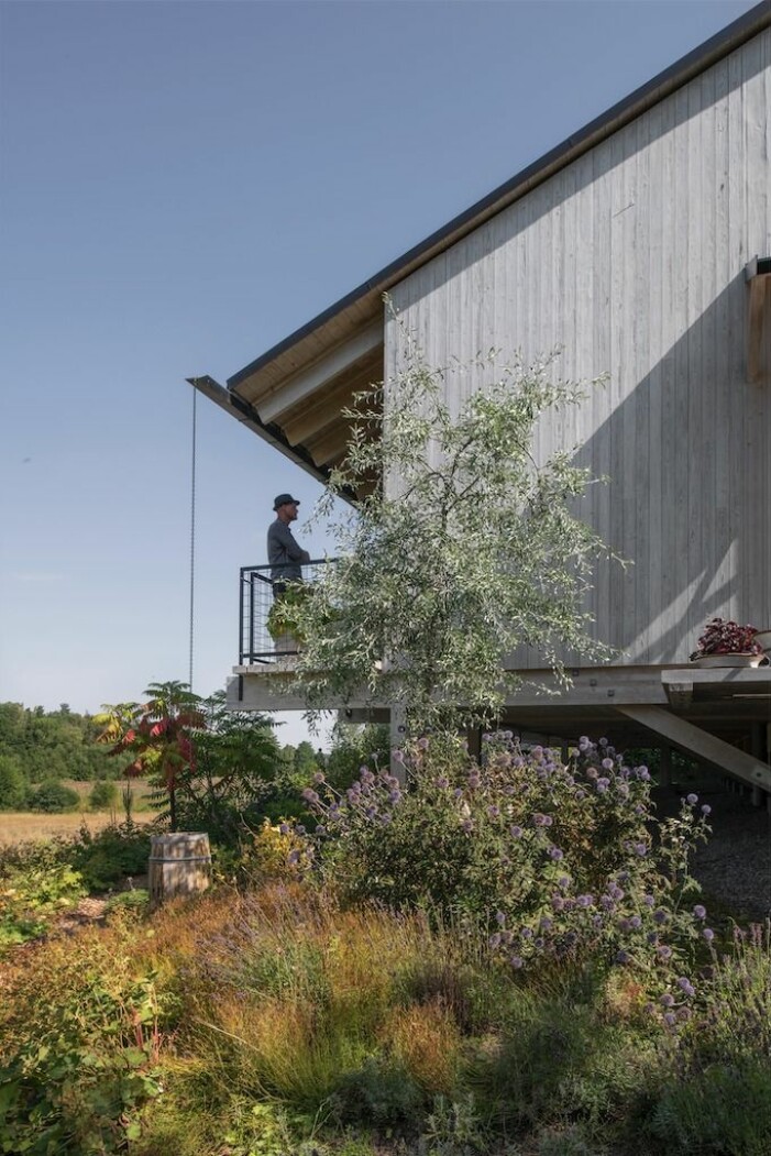 Johnny Andersson. Jordens arkitekters eget hus utanför Strängnäs. Foto Andy Liffner Jordens arkitekter, Johnny Andersson