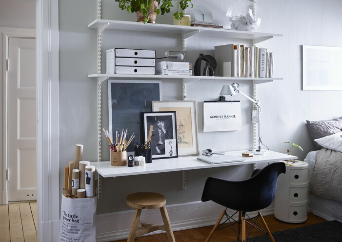 Hemma hos Josefine Thilhamn i Malmö förvaring arbetsrum hyllor