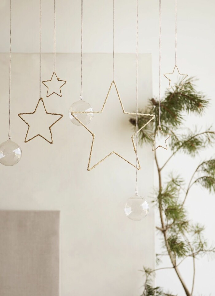 Få saker säger jul så mycket som stjärnmotiv och glimrande uttryck. Foto: Tine K Home. Jultrender 2021 enligt danska favoriter, julstjärna