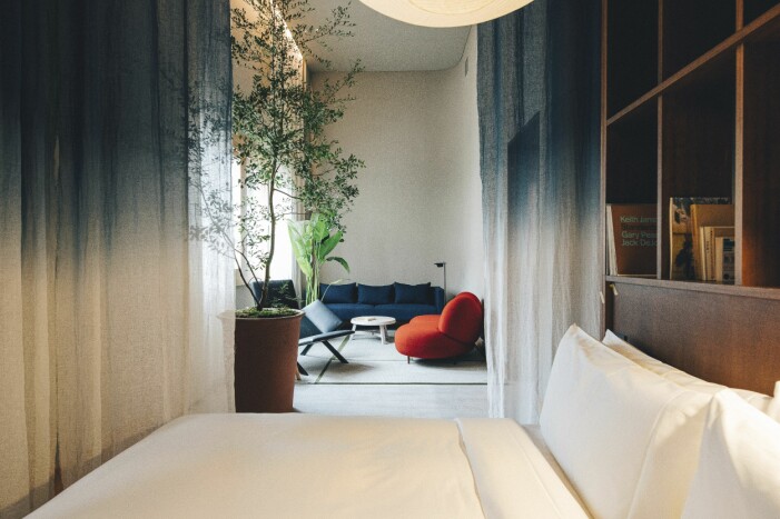 Ett nytt omtalat projekt är hotellet K5 i Tokyo. Eero Koivisto om hur pandemin har påverkat arkitektbyrån Claesson Koivisto och Rune. Foto: YIKIN HYO Rum på hotellet K5 i Tokyo