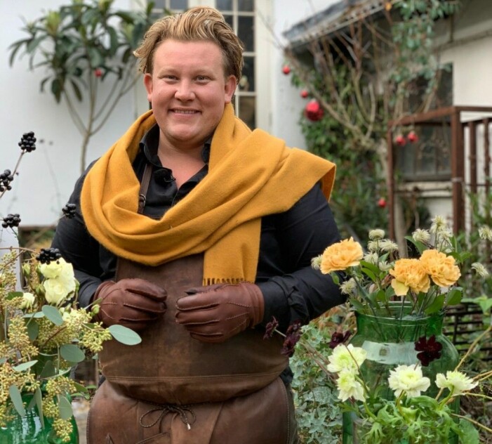 Efter julen byts rött mot champagne-färgat, grönt och aprikos.