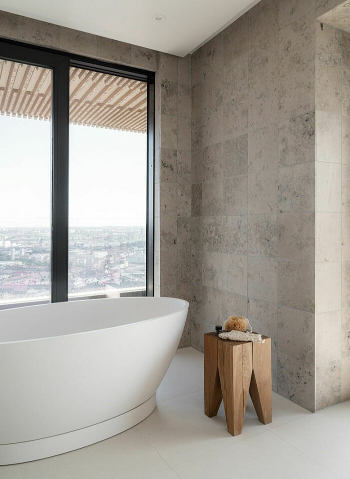 Badkar i bästa tänkbara läge! Penthouse till salu i Norra tornen, badkar
