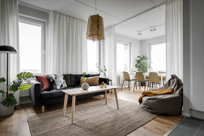 Överblick över det gemensamma utrymmet i delningslägenheten. Kollektiv inrett av Ikea