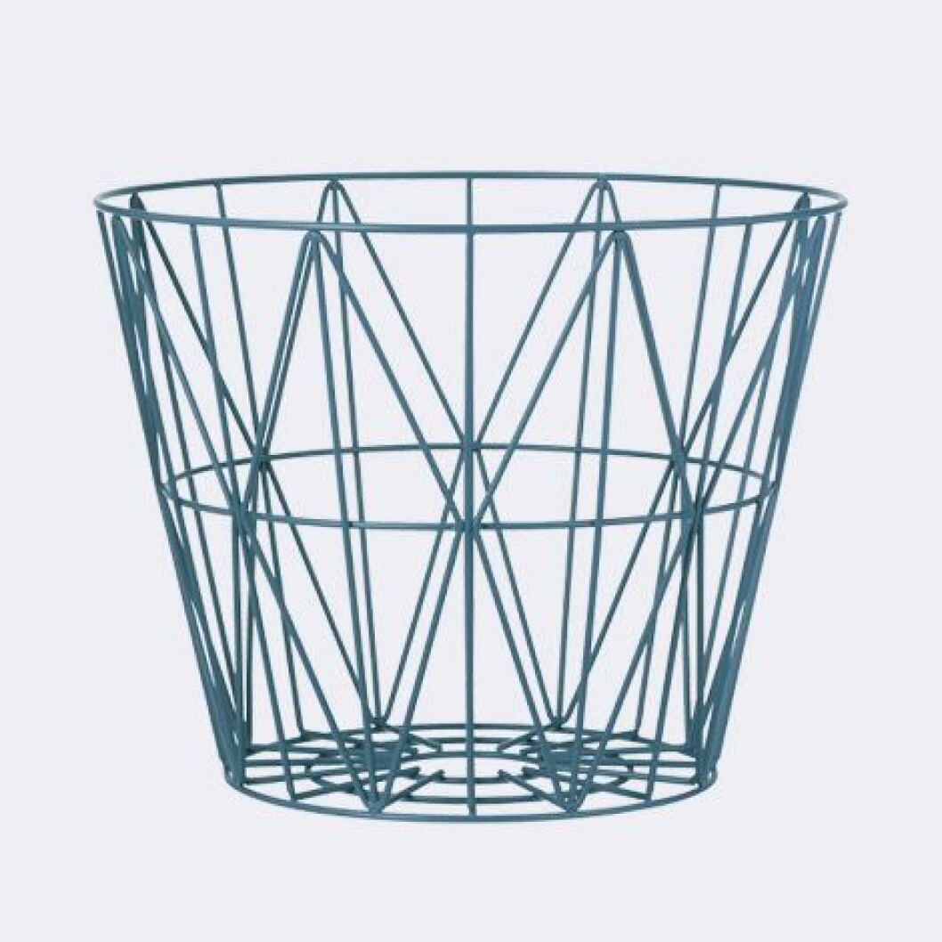 Via: <a href="http://www.fermliving.com/webshop/shop/wire-basket-large-1.aspx" target="_blank">Ferm</a> korgbord brickbord ferm
