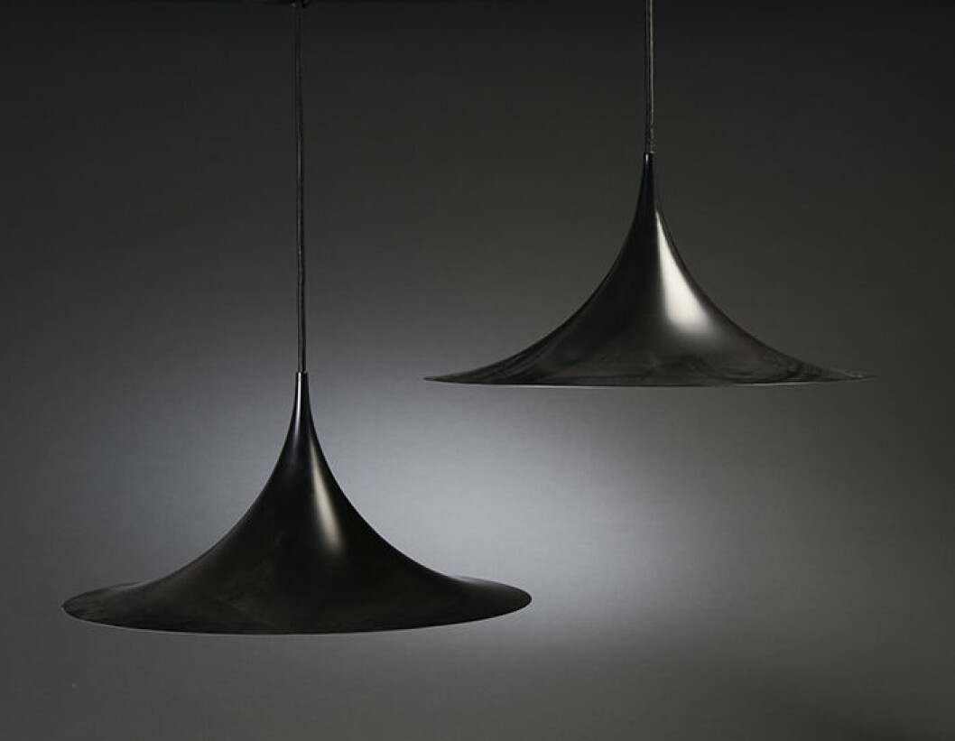 lampa svart