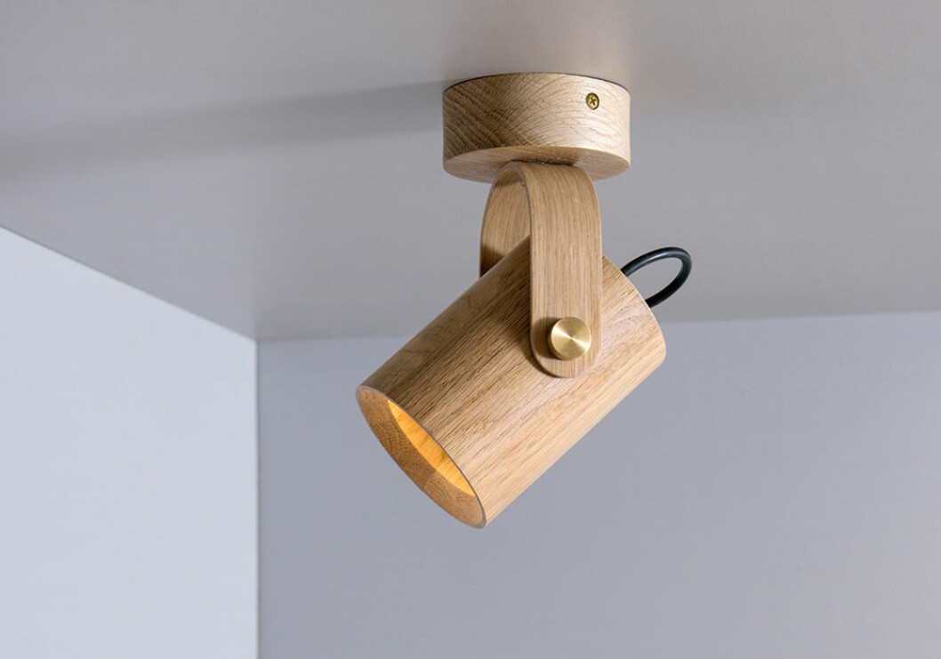 Foto: Asaf Weinbroom Lampa i trä från Asaf Weinbroom