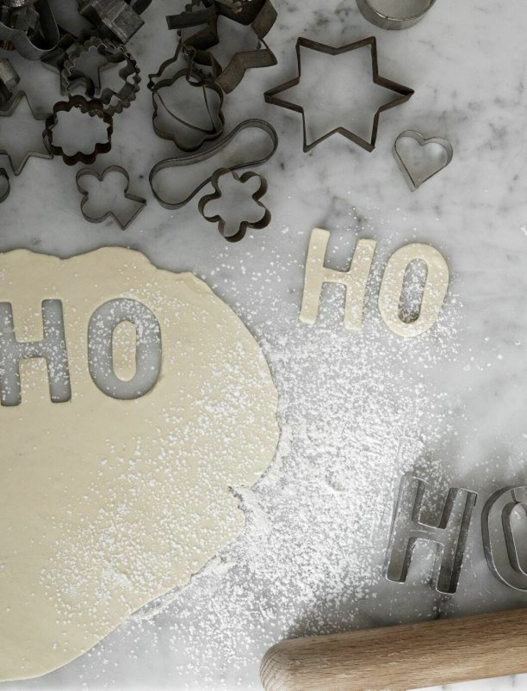 Kavel, 275:- av Daniel Franzén, från Lotta Agaton shop, pepparkaksformar, 10:-/st, från Knut & Svea. Lotta agatons jul residence