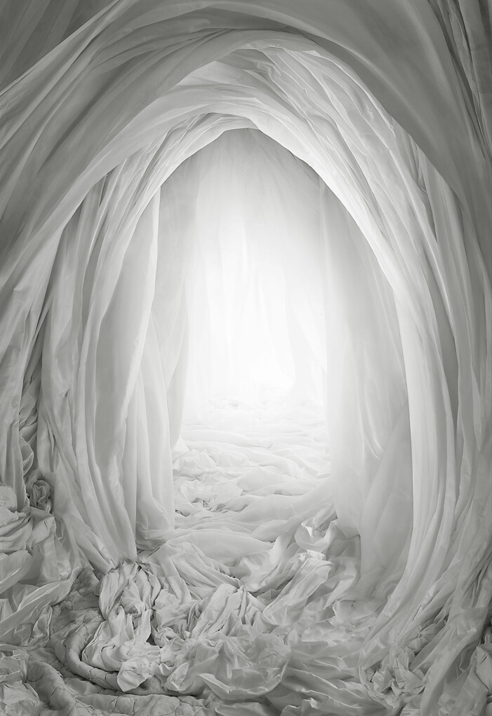 Lovisa Ringborgs verk <span class=" italic" data-lab-italic_desktop="italic">Lucid Cave</span> hittar du på Fotografiska till och med 29 augusti. Foto: Lovisa Ringborg. Lovisa Ringborgs utställning Mirage på Fotografiska
