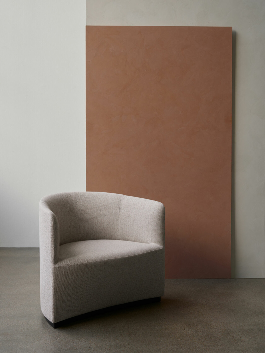<em>Tearoom lounge chair</em> av Nick Ross för Menu. menu nick ross fåtölj