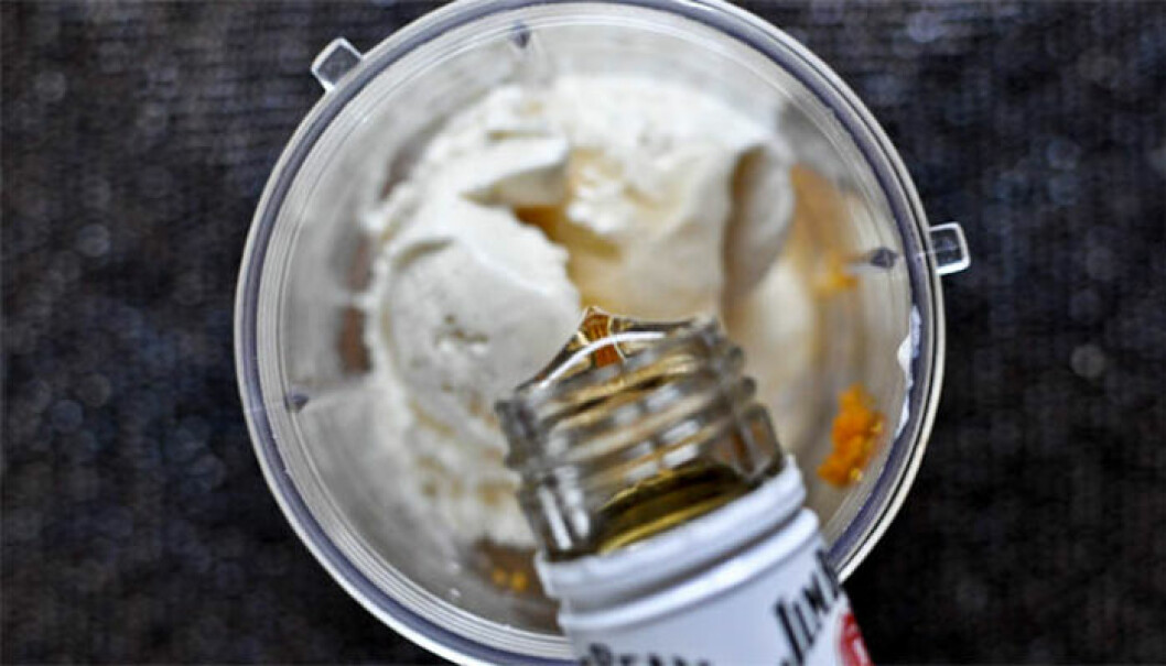 Via: <a href="http://www.howsweeteats.com/2011/09/grown-up-pumpkin-pie-milkshakes/" target="_blank">howsweeteats</a> milkshake med whiskey