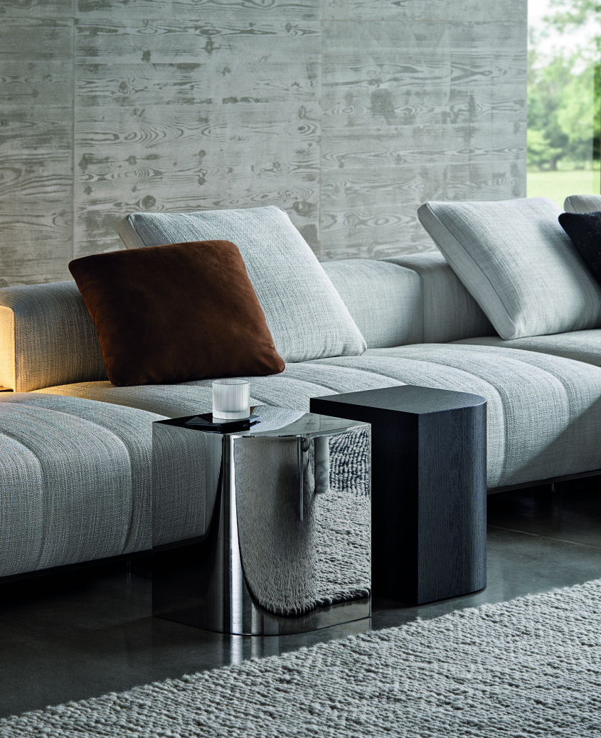 Byt ut det klassiska soffbordet mot flera små, helst i olika utförande. Foto: Minotti. Stylingtrend enligt Hemnet, soffbord