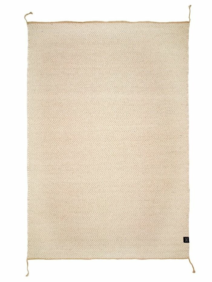 mjuk beige matta