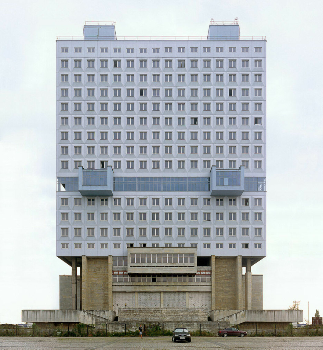 House of Soviets, Kaliningrad, Ryssland, 2011. modern-forms-photo-essay-nicolas-grospierre_dezeen_936_5