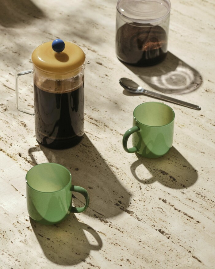 Muggar Borosilicate, 495:- för två, och fransk kaffepress, 635:-, Hay. Muggar Borosilicate, 495:- för två, och fransk kaffepress, 635:-, Hay.