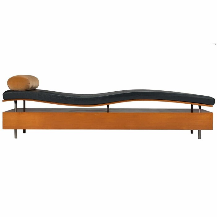 Foto: 1stDibs Longitude Chaise av Maya Lin för Knoll