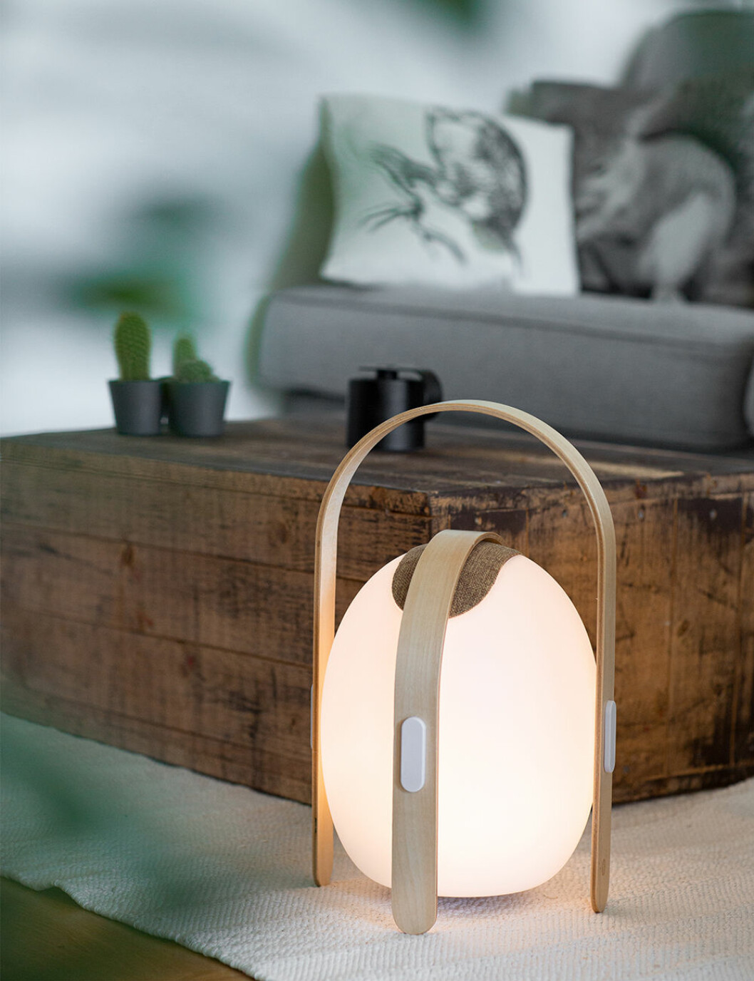 Ovo mini högtalare och lampa i ett från Mooni