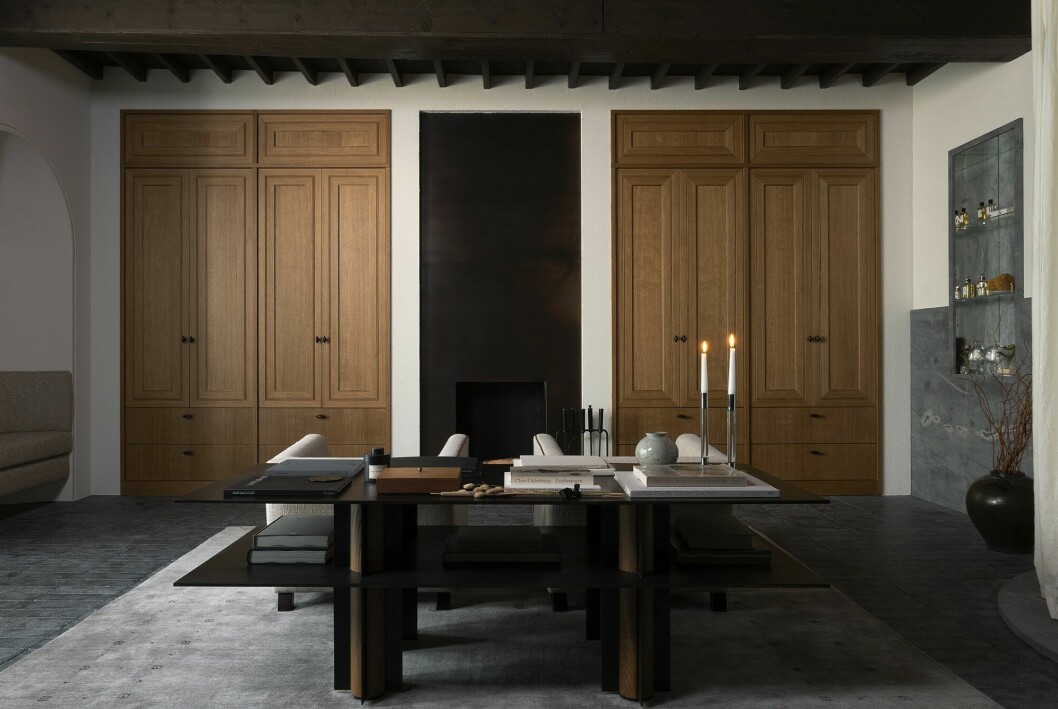 Palazzos dubbla ram med pärla där inspirationen från den italienska renässansen blir tydlig. Pris på förfrågan. Palazzo garderober av Louise Liljencrantz x Kvänum.