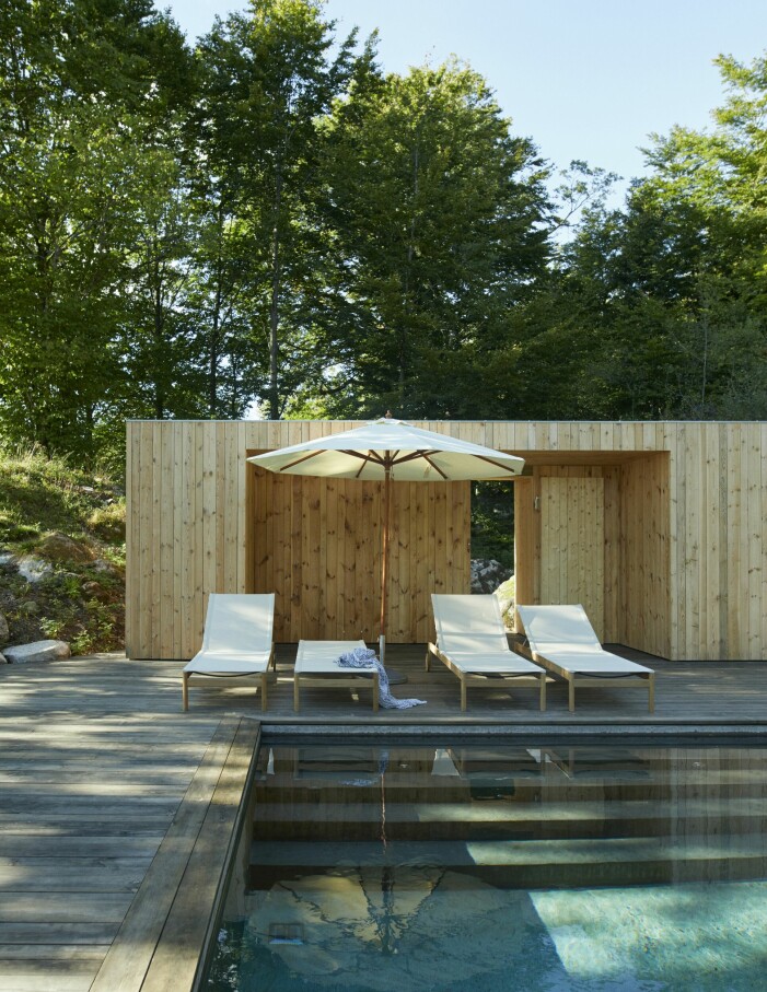 Pelago sunbed. Pelago sunbed.