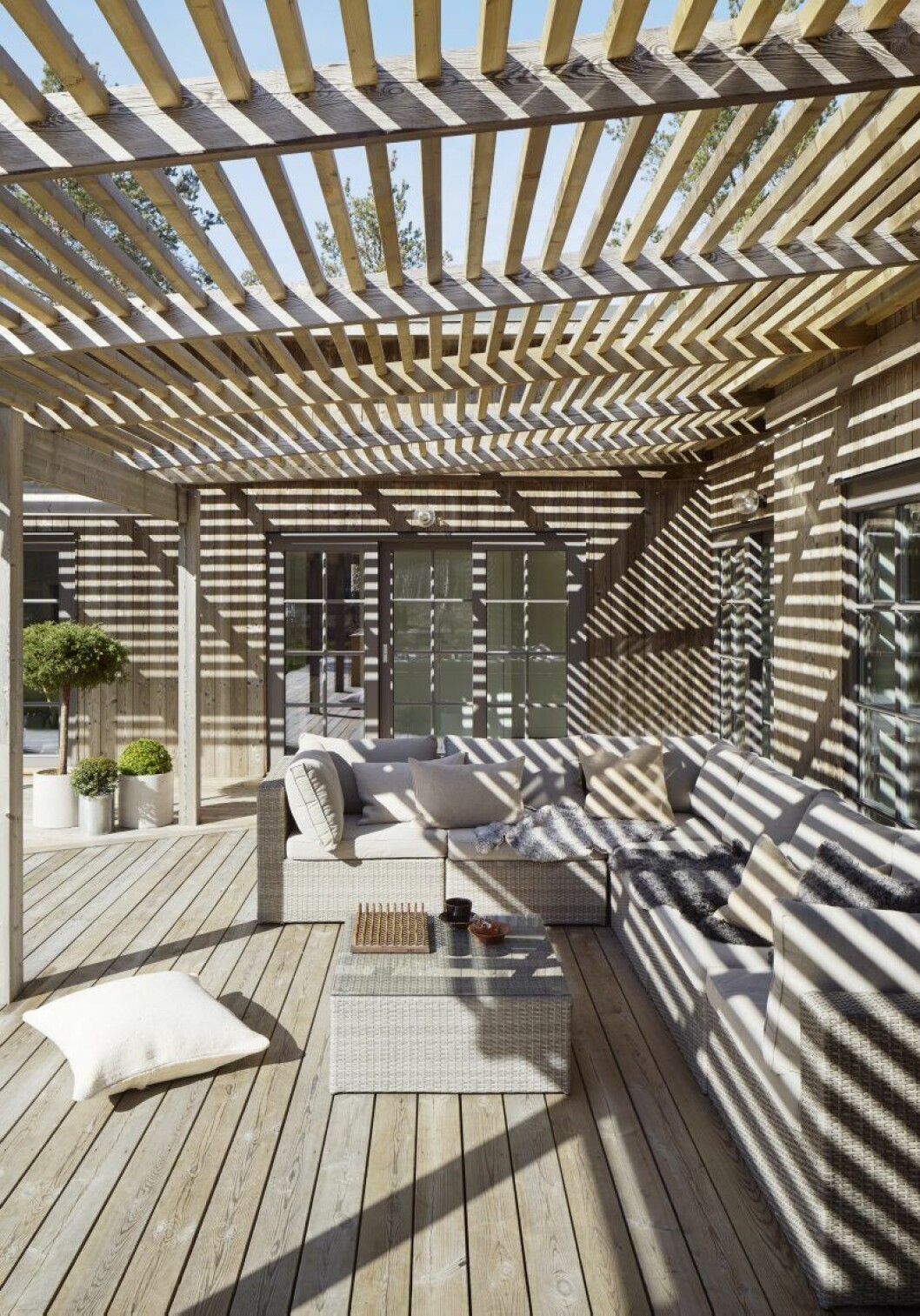 En av Martina Erikssons nyare Gotlandsvillor med gott om plats för utevistelse. pergola