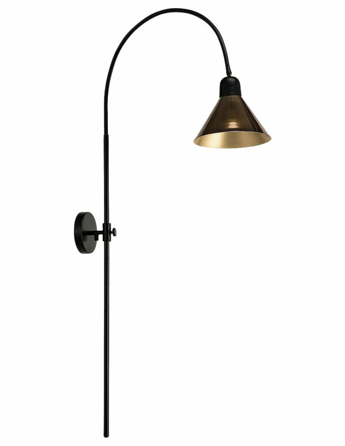 brun vägglampa