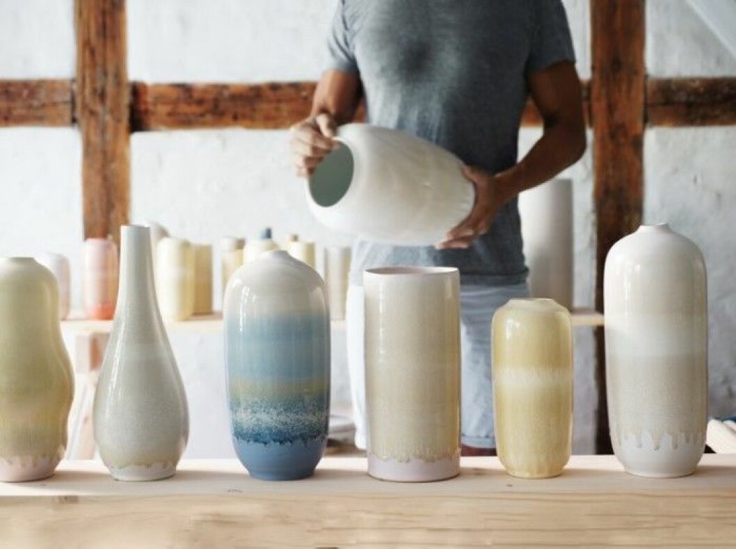 Hans keramik finns att köpa i hans nyöppnade butik på Kompagnistræde 23, en parallellgata till Strøget i Köpenhamn